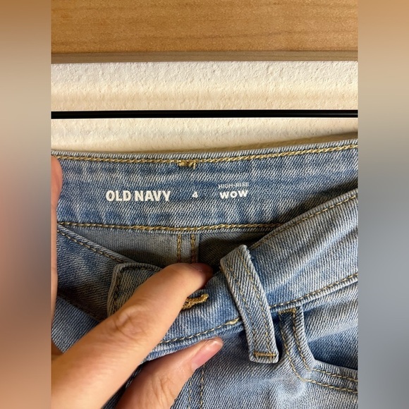 Old Navy Blue Jean Shorts with Cuffed Hem and Relaxed Fit - Picture 3 of 3